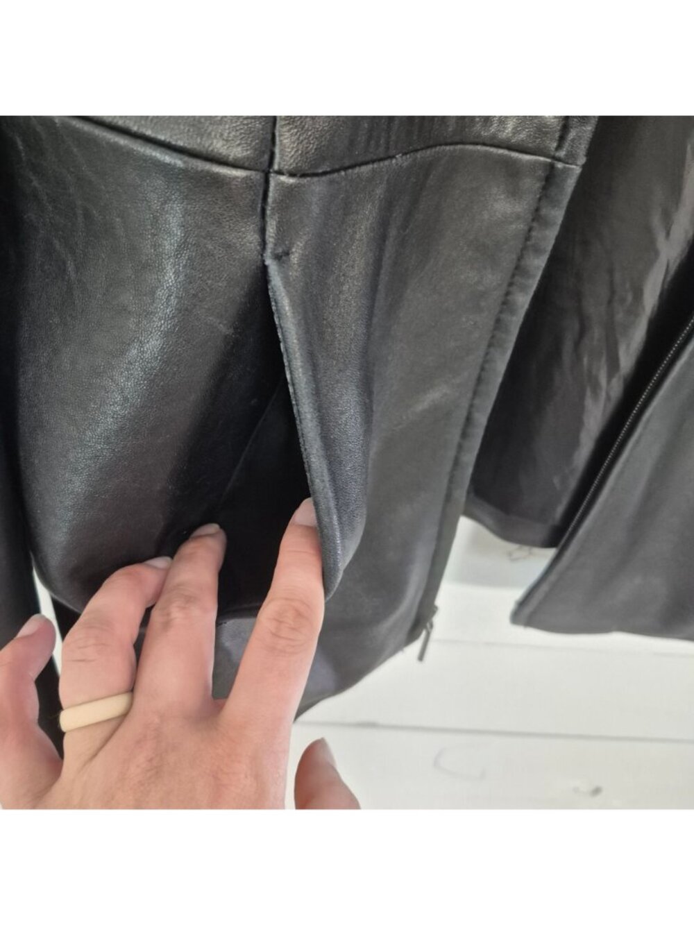 Kenneth Cole Reaction XL Black Leather Jacket With Pockets & Zip-Up Front - Picture 5 of 9